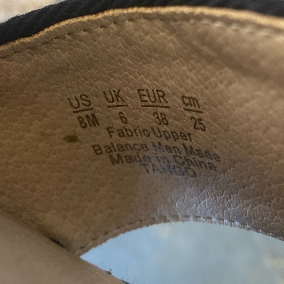 Lifestride memory foam black and tan Esmeralda wedge w/ heel strap size 8 - Picture 5 of 5